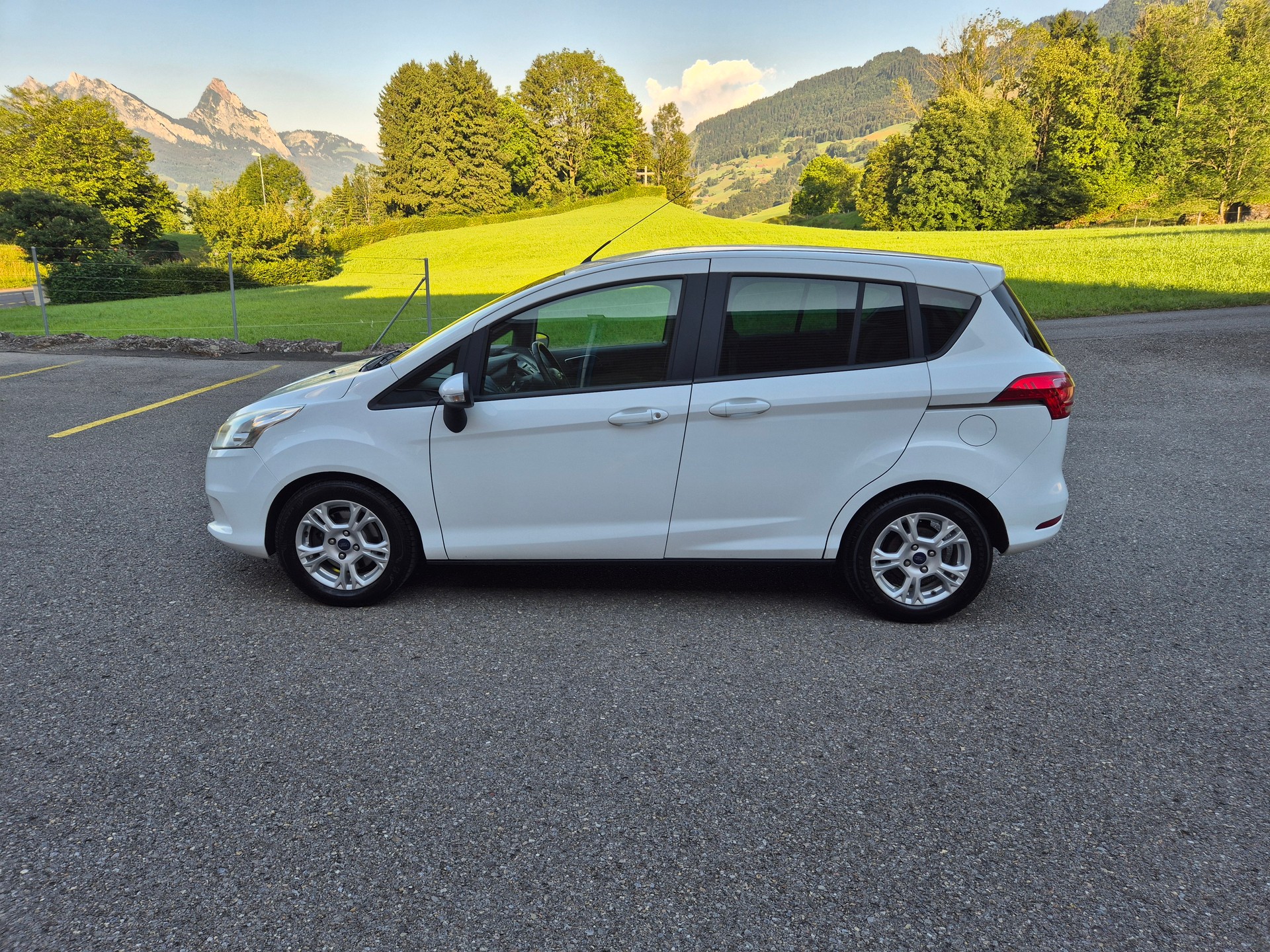 FORD B-Max 1.0 SCTi Trend-image-1