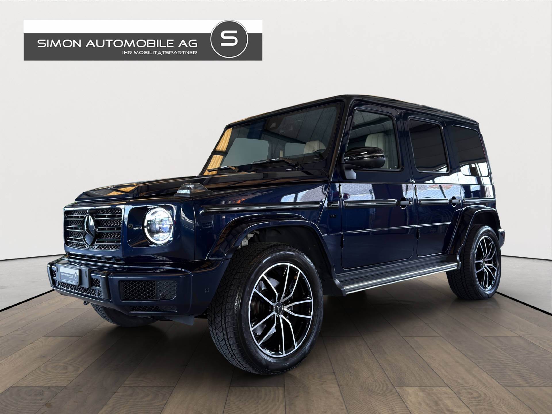 MERCEDES-BENZ G 500 AMG Line-showroom-element-1