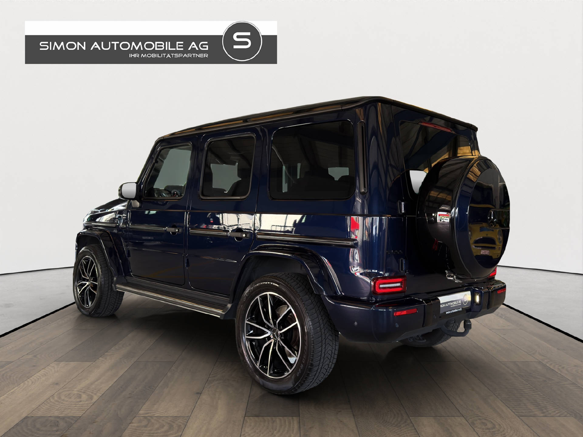 MERCEDES-BENZ G 500 AMG Line-showroom-element-3