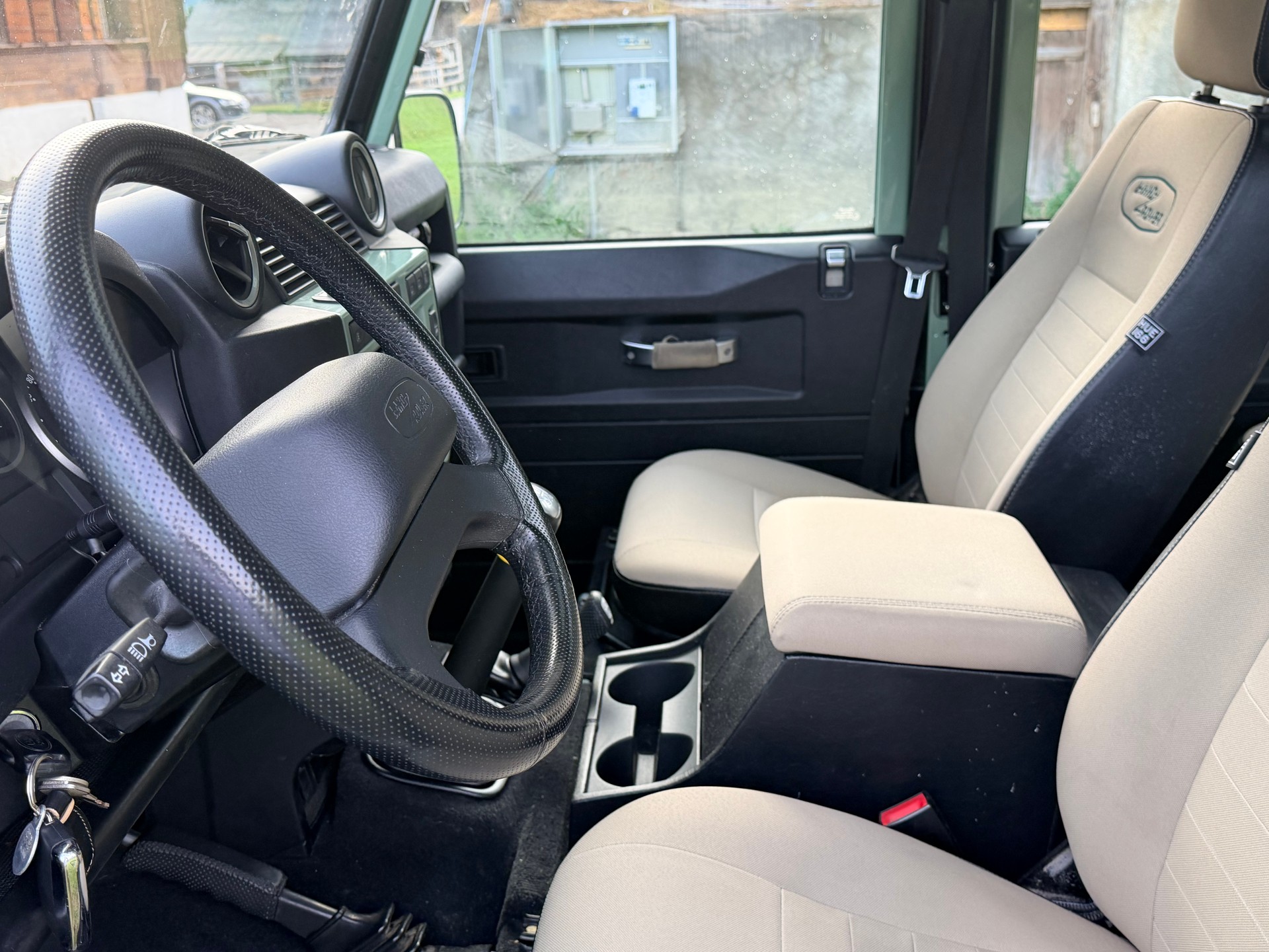 LAND ROVER 2.2 TD4 SW Heritage-image-5