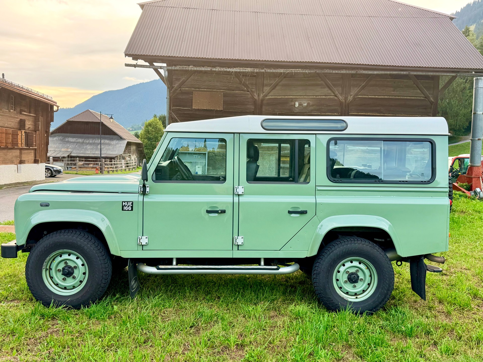 LAND ROVER 2.2 TD4 SW Heritage-image-1