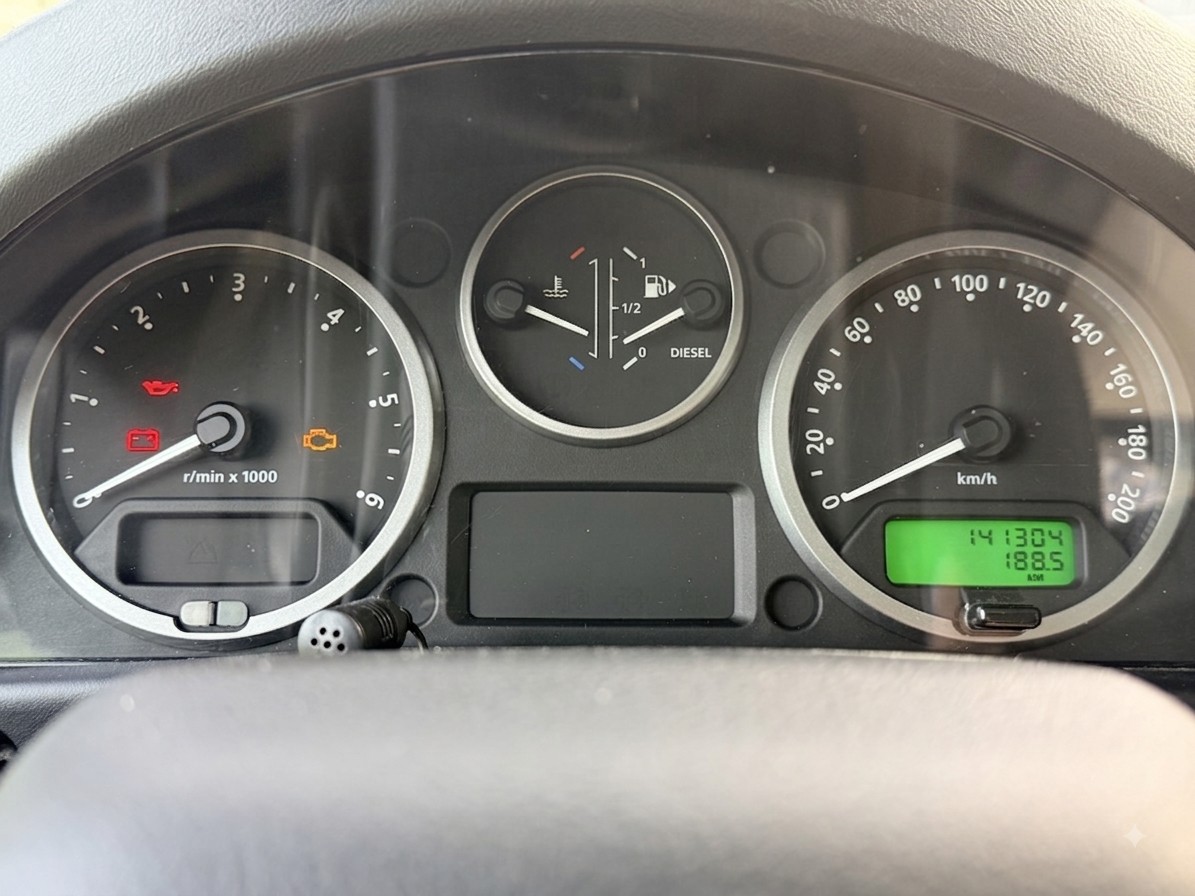 LAND ROVER 2.2 TD4 SW Heritage-image-4