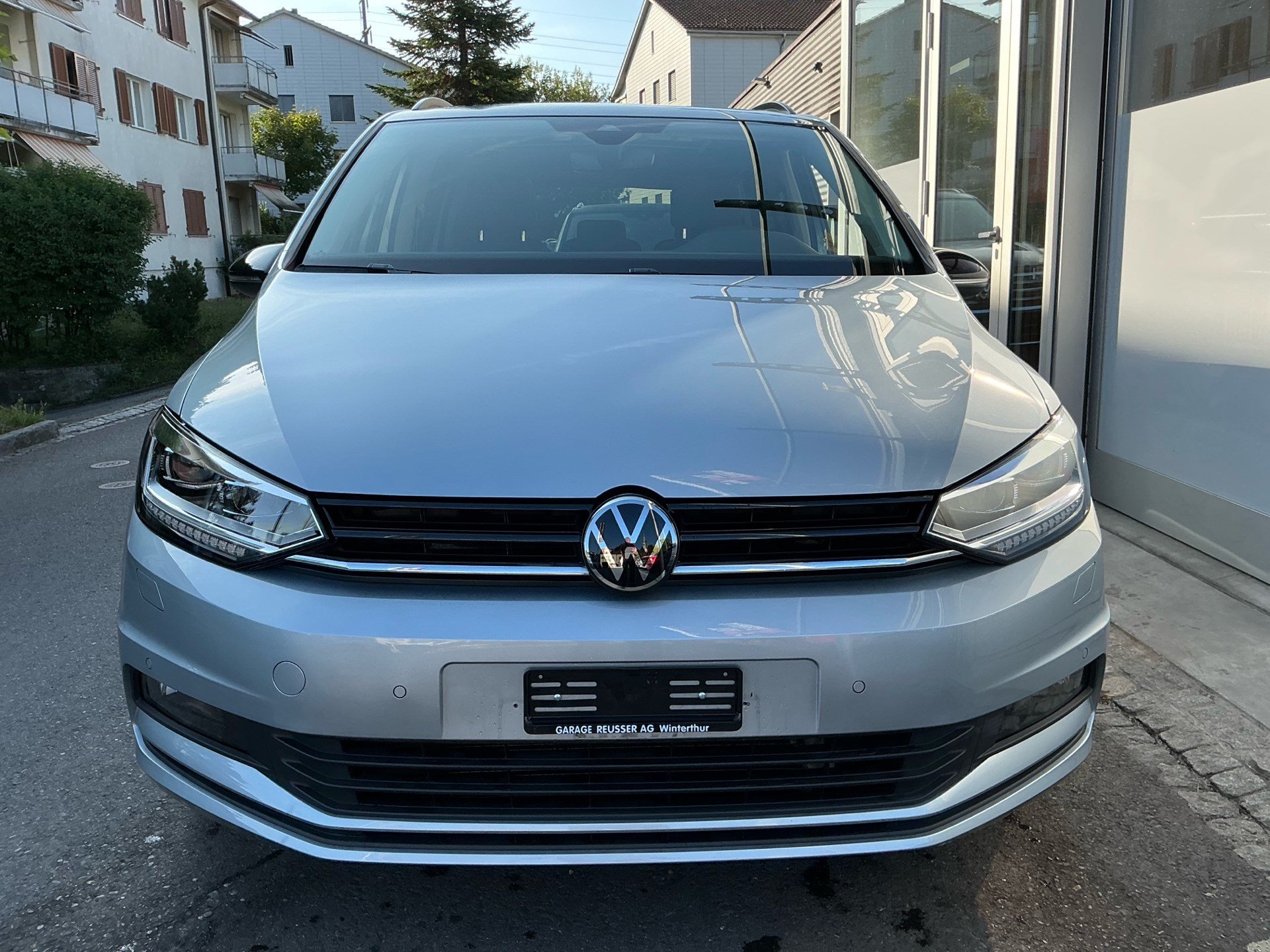 VW Touran Highline *** VOLLAUSSTATTUNG MIT VW GARANTIE BIS 2029 !!! ***-showroom-element-1