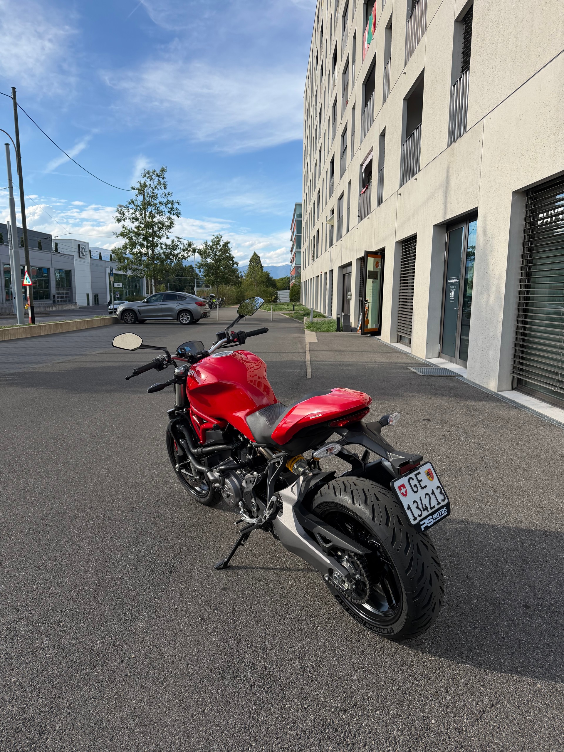 DUCATI Monster 821-image-2