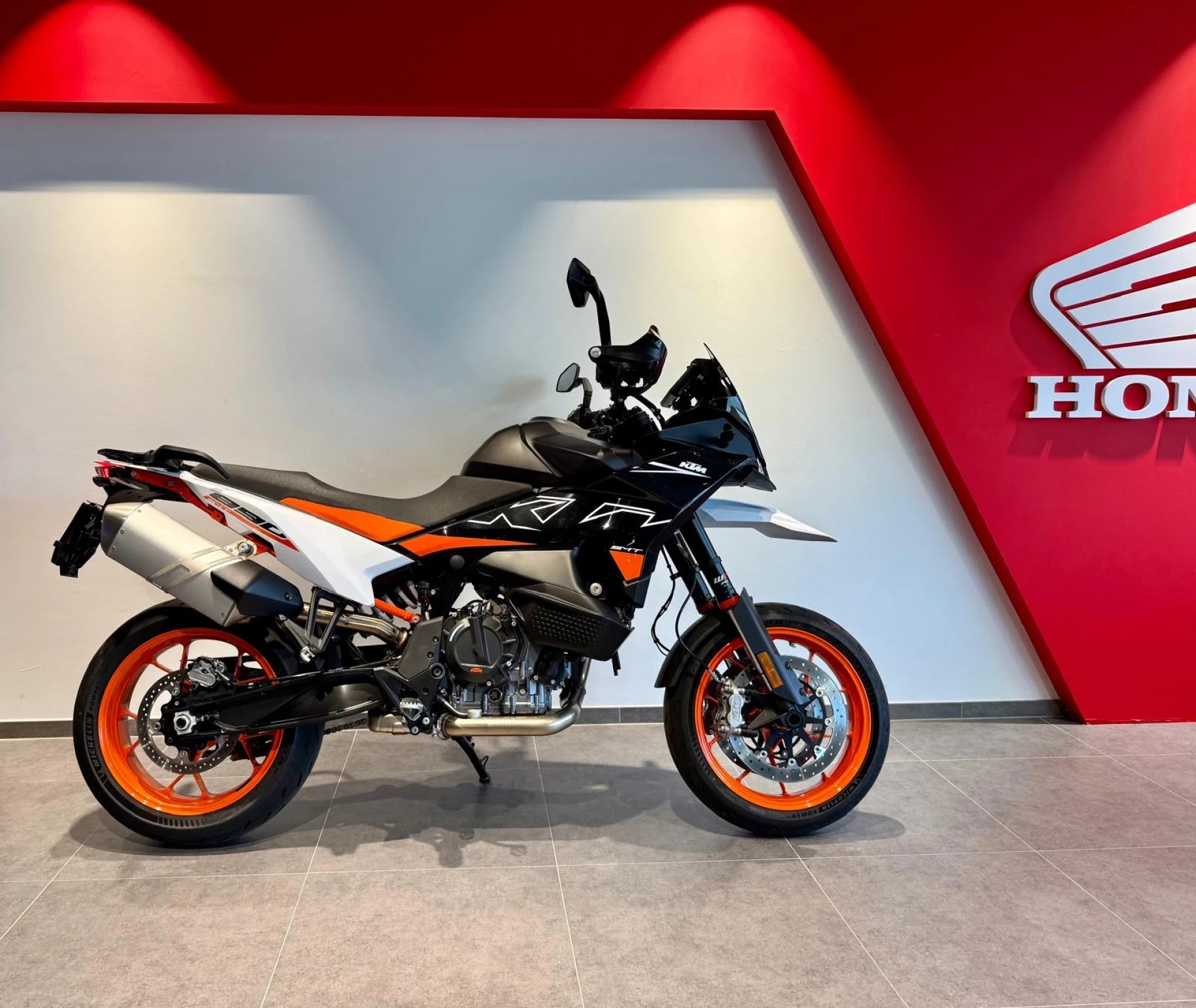 KTM 890 SMT-image-0