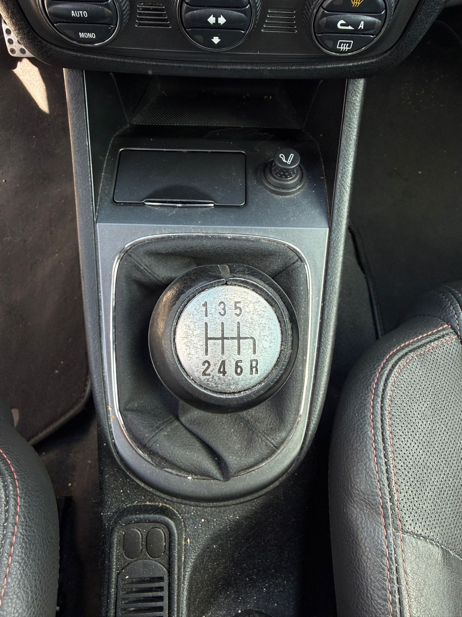 ALFA ROMEO 147 1.9 16V JTD Collezione-image-11