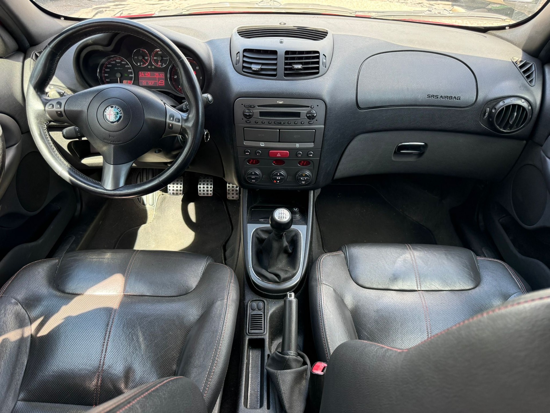 ALFA ROMEO 147 1.9 16V JTD Collezione-image-8
