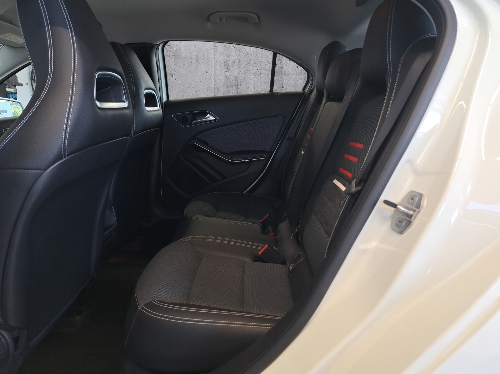 MERCEDES-BENZ A-CLASS W176 A 200 Style-image-15