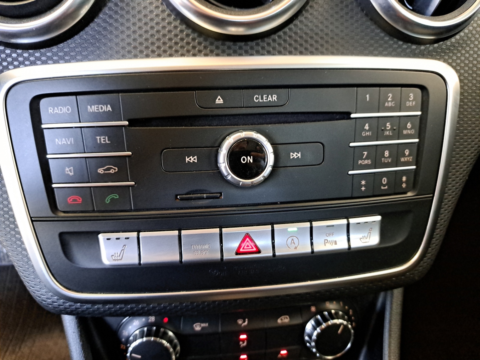 MERCEDES-BENZ A-CLASS W176 A 200 Style-image-17
