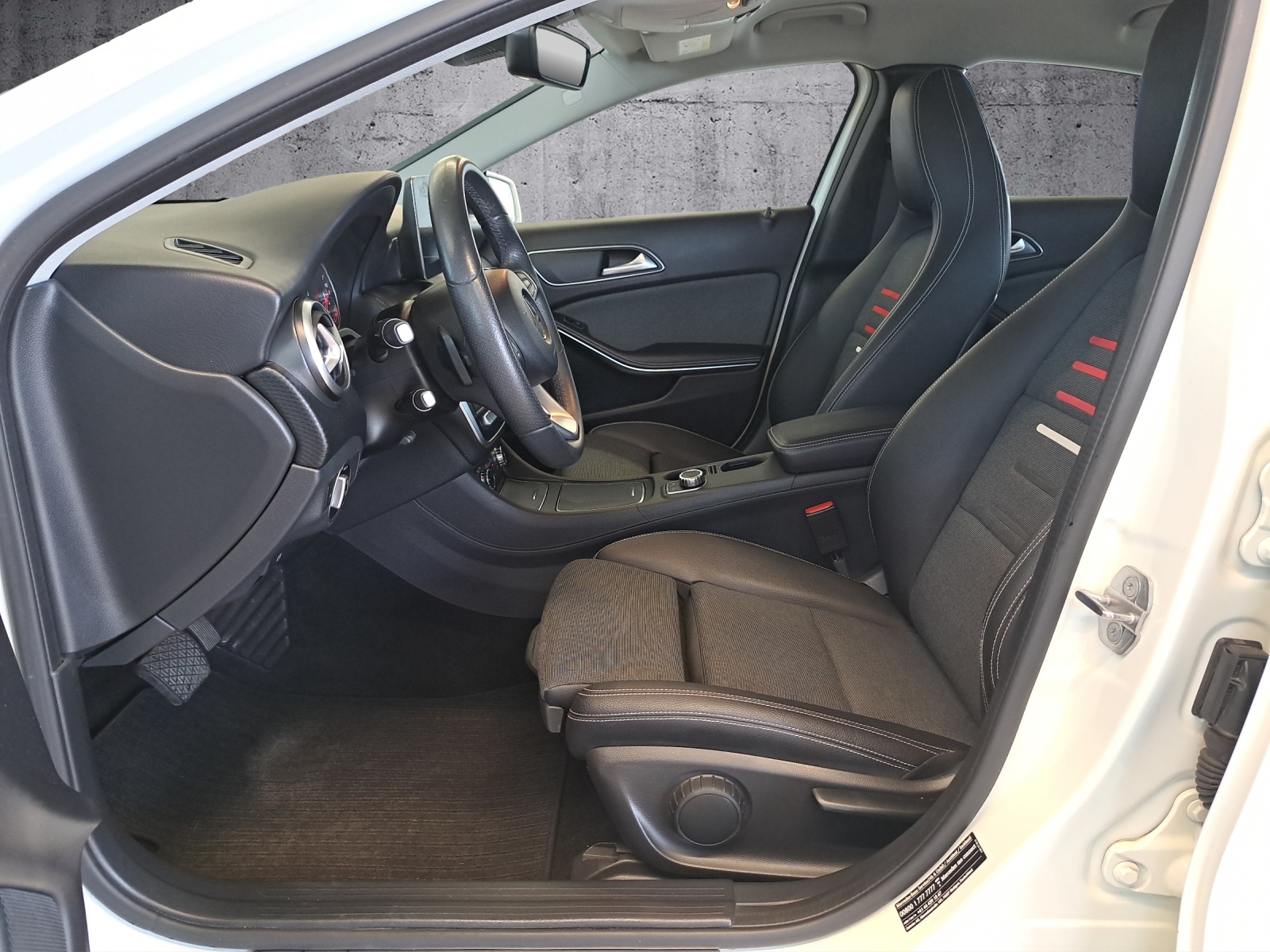 MERCEDES-BENZ A-CLASS W176 A 200 Style-image-9