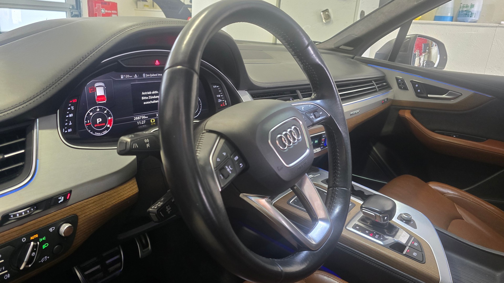 AUDI SQ7 4.0 TDI quattro tiptronic-image-9