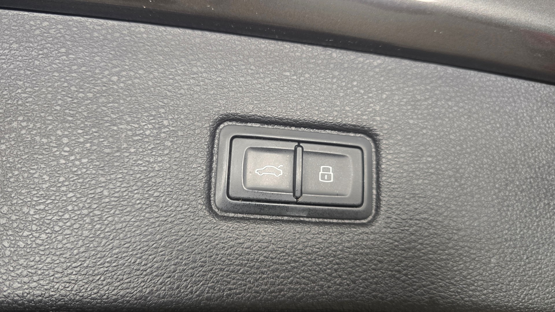 AUDI SQ7 4.0 TDI quattro tiptronic-image-19