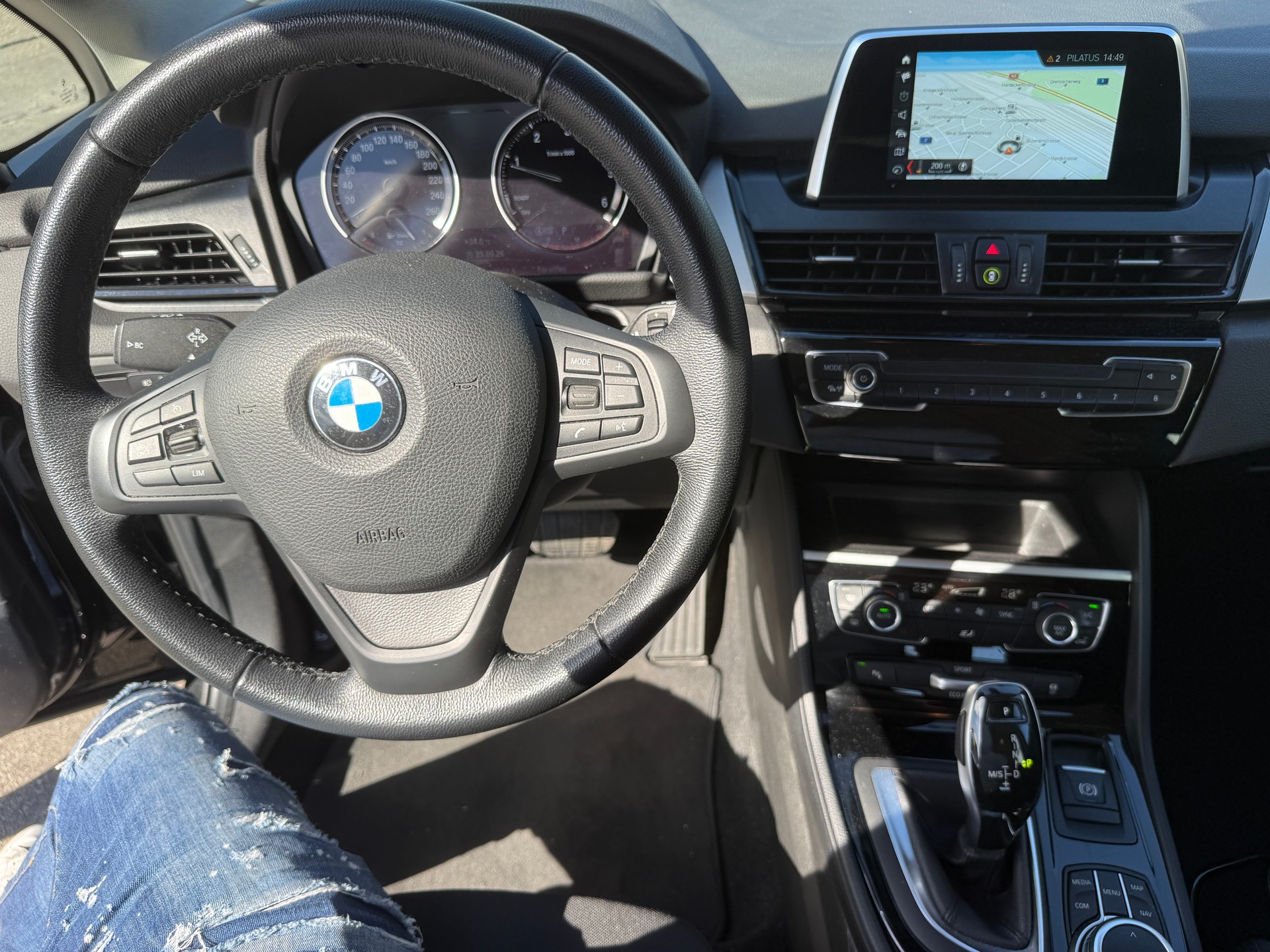 BMW 218d Gran Tourer Steptronic-image-8