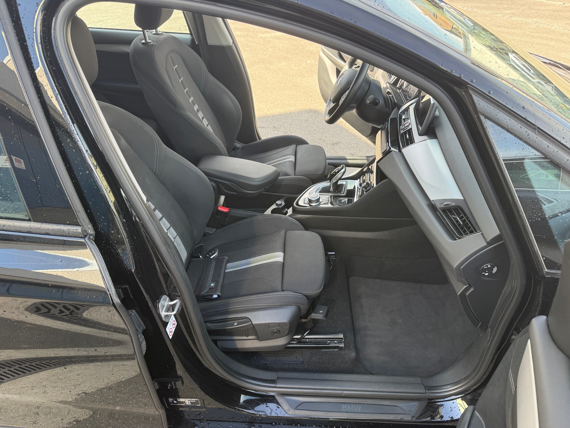 BMW 218d Gran Tourer Steptronic-image-5