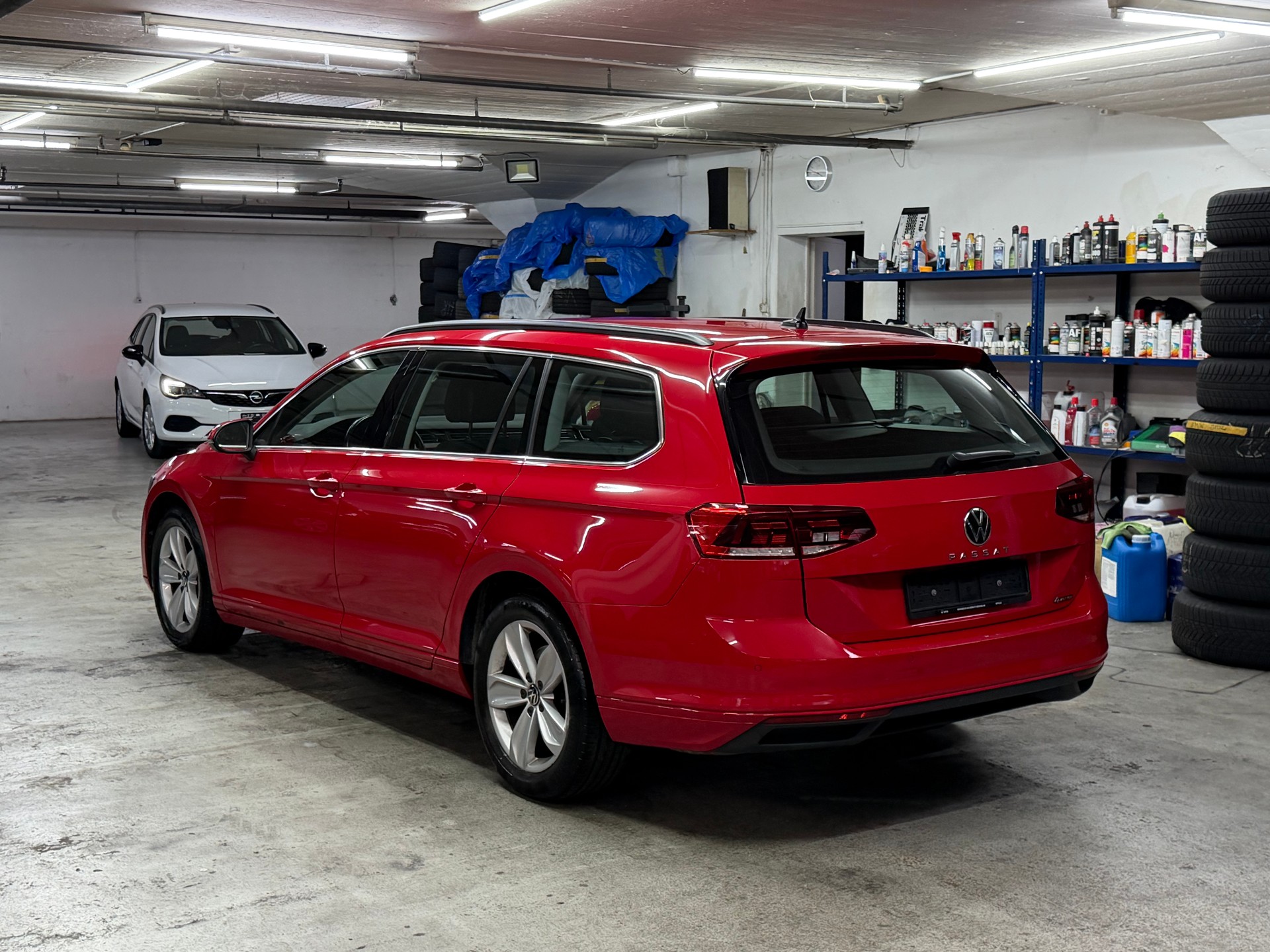 VW Passat 2.0 TDI BMT Business 4Motion DSG-image-2
