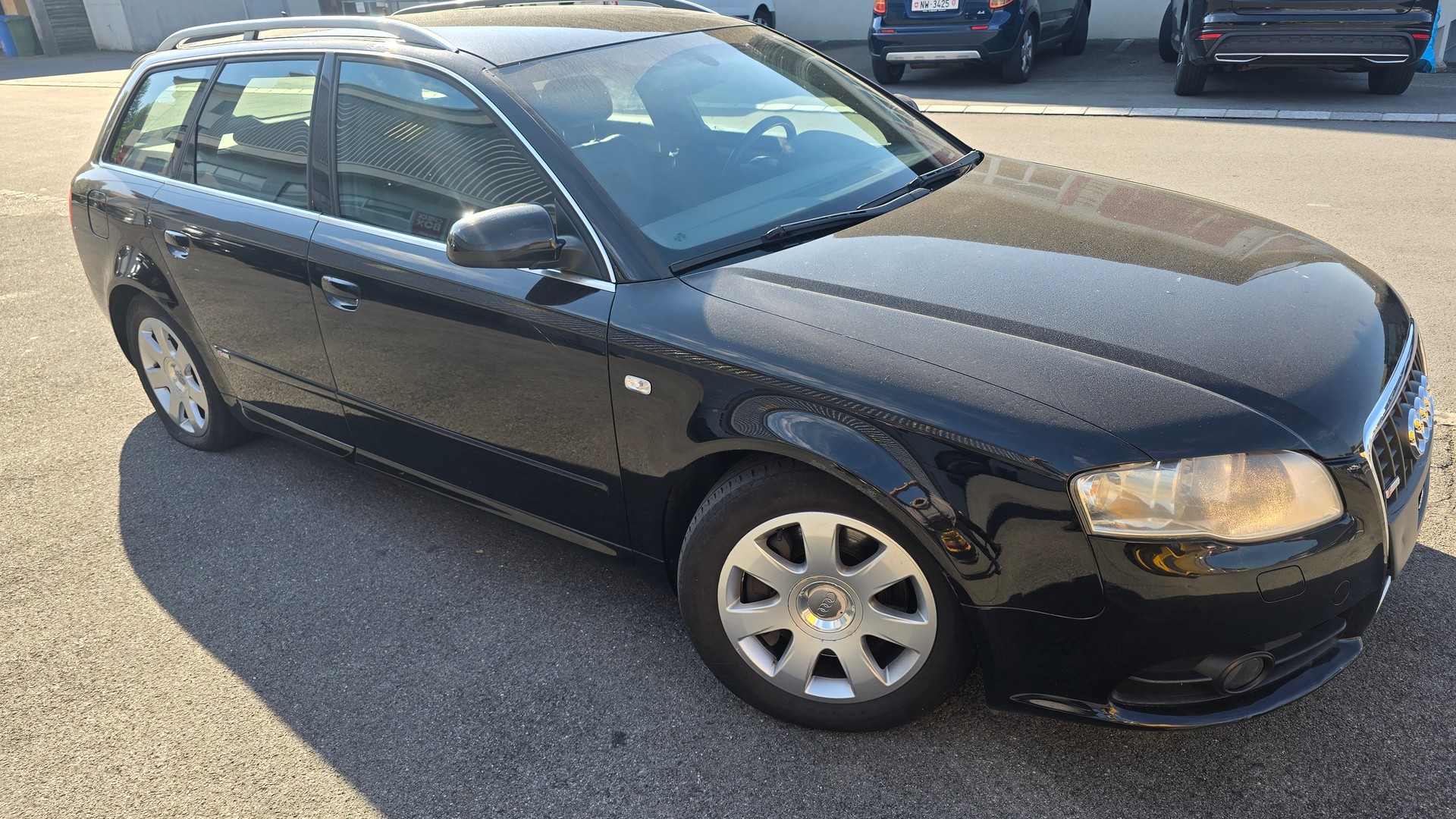AUDI A4 Avant 2.0 Turbo FSI quattro-image-1