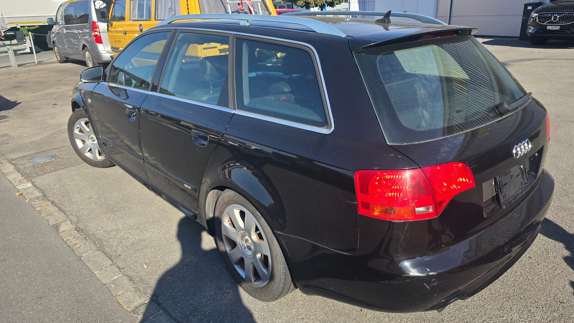 AUDI A4 Avant 2.0 Turbo FSI quattro-image-3