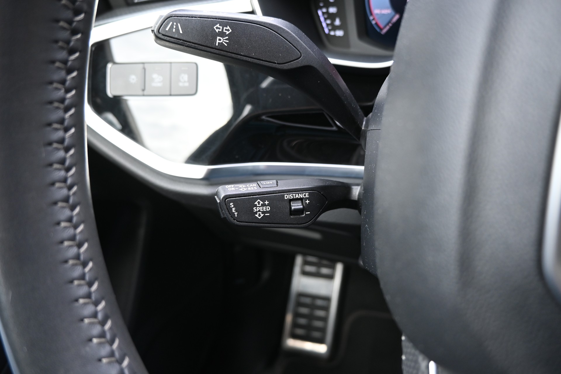 AUDI Q3 40 TFSI S line quattro S-tronic + AHK 2100kg-image-17