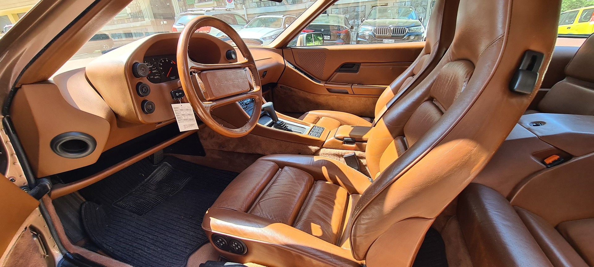 PORSCHE 928 S4-image-2