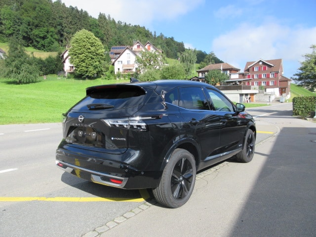 NISSAN Qashqai 1.5 VC-T Tekna-showroom-element-2