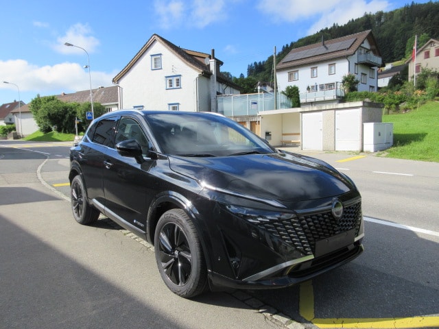 NISSAN Qashqai 1.5 VC-T Tekna-showroom-element-1