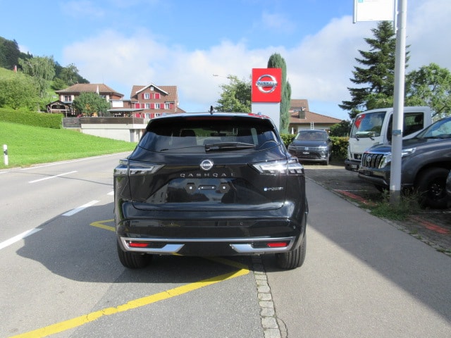 NISSAN Qashqai 1.5 VC-T Tekna-showroom-element-3