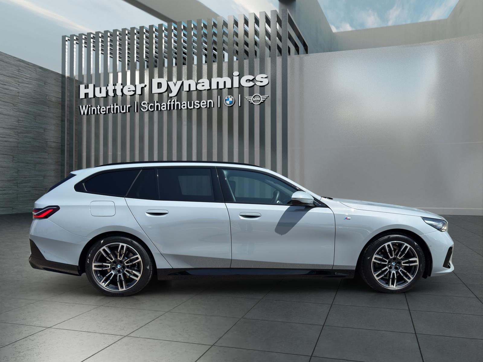 BMW 520d xDrive Touring M Sport-showroom-element-3