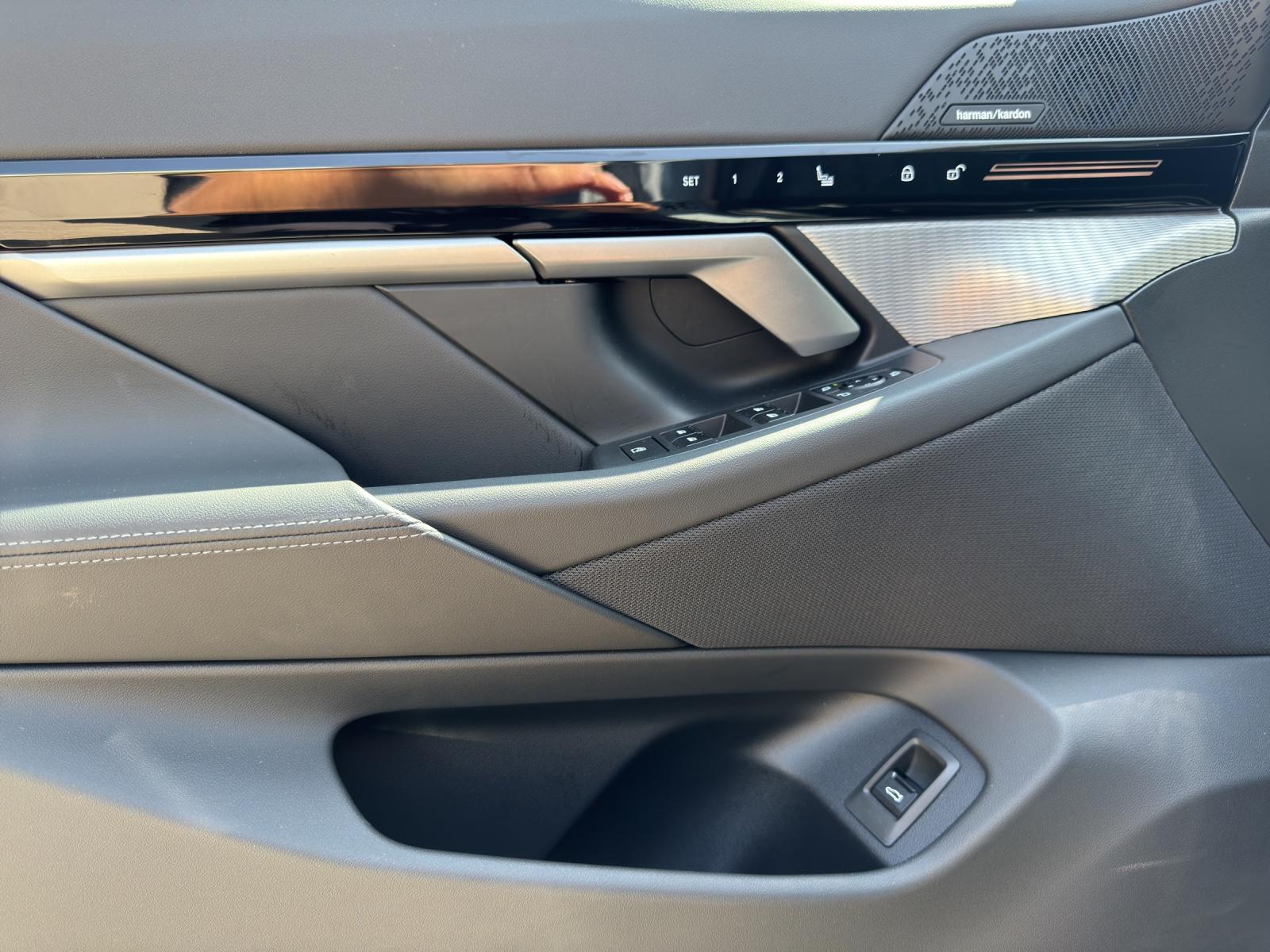 BMW 520d xDrive Touring M Sport-image-16