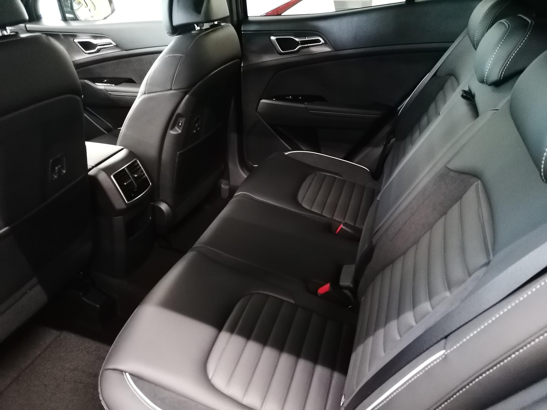 KIA Sportage 1.6 T-GDi GT-Line-image-4