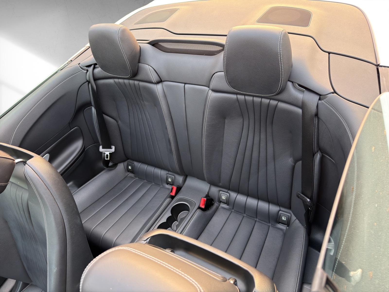 MERCEDES-BENZ E 200 Cabriolet AMG Line 9G-Tronic-image-13