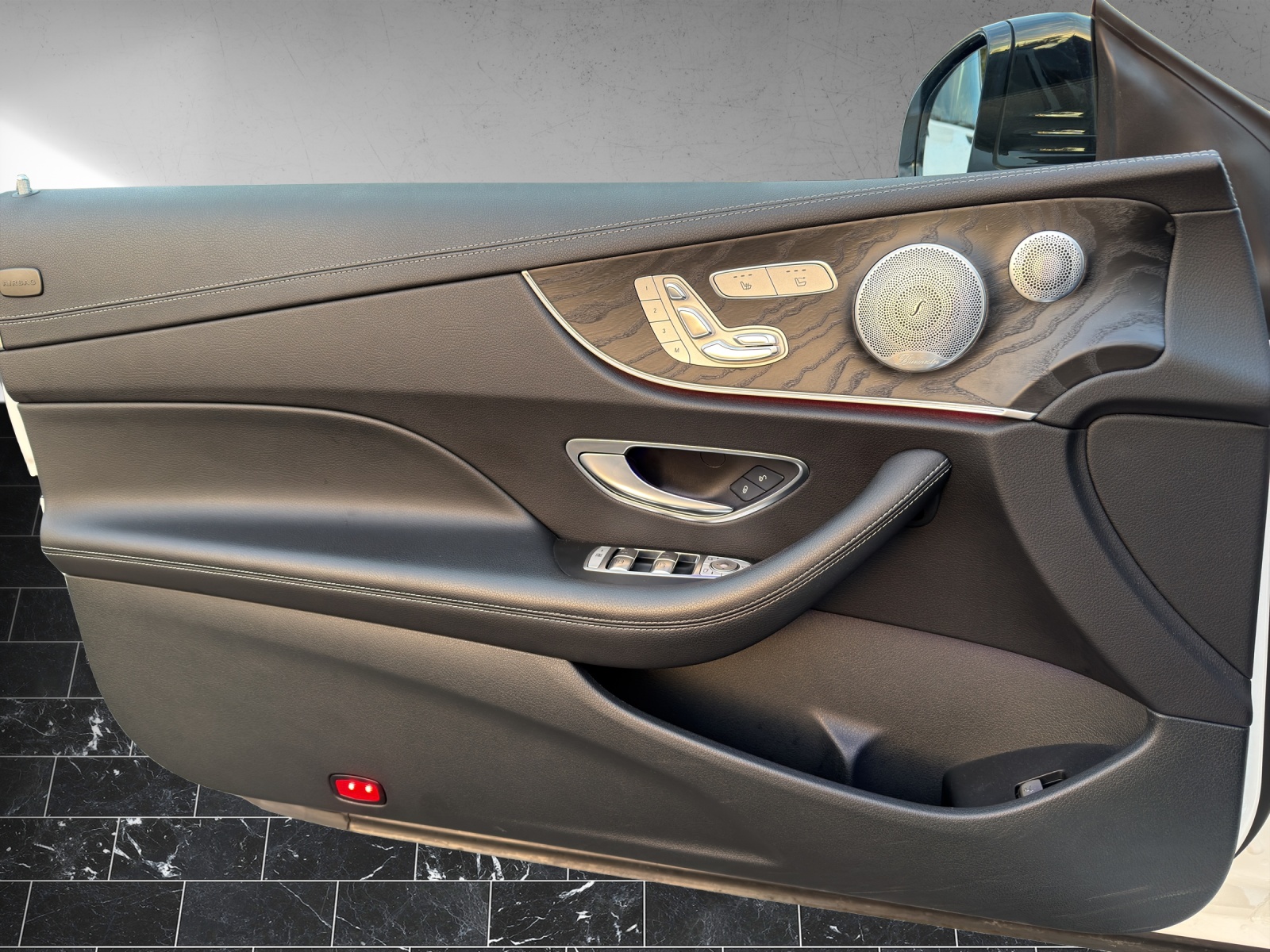 MERCEDES-BENZ E 200 Cabriolet AMG Line 9G-Tronic-image-11