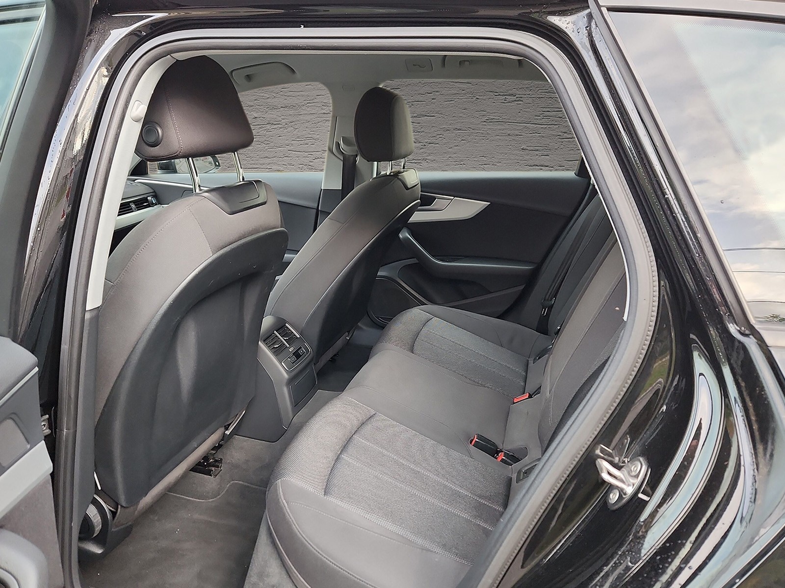 AUDI A4 Avant 2.0 TDI quattro S-tronic-image-7