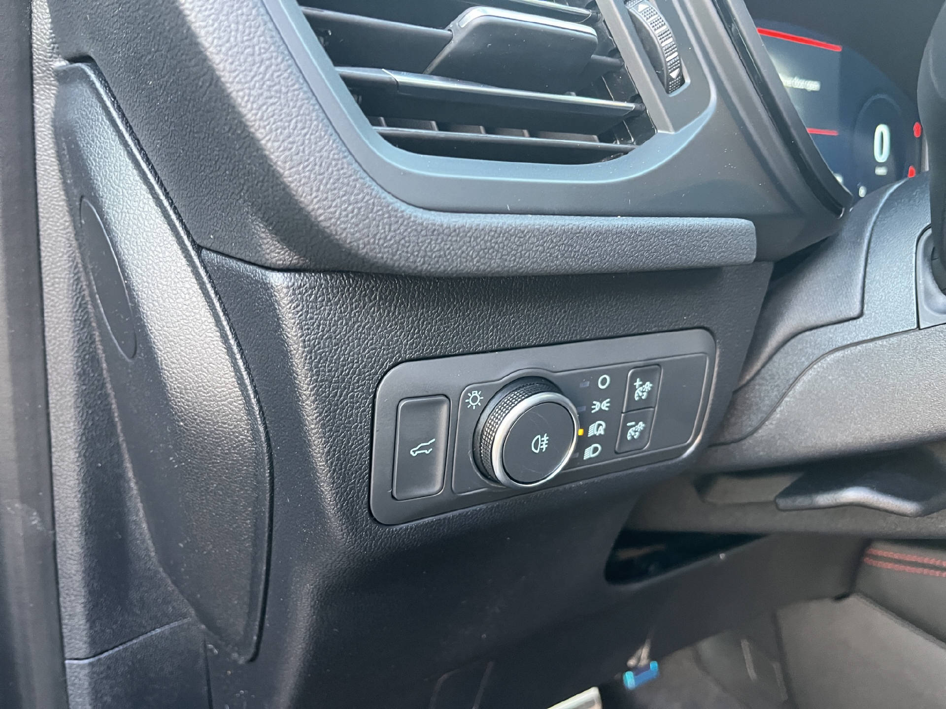 FORD Kuga 2.5 Hybrid ST-Line X 4x4-image-28