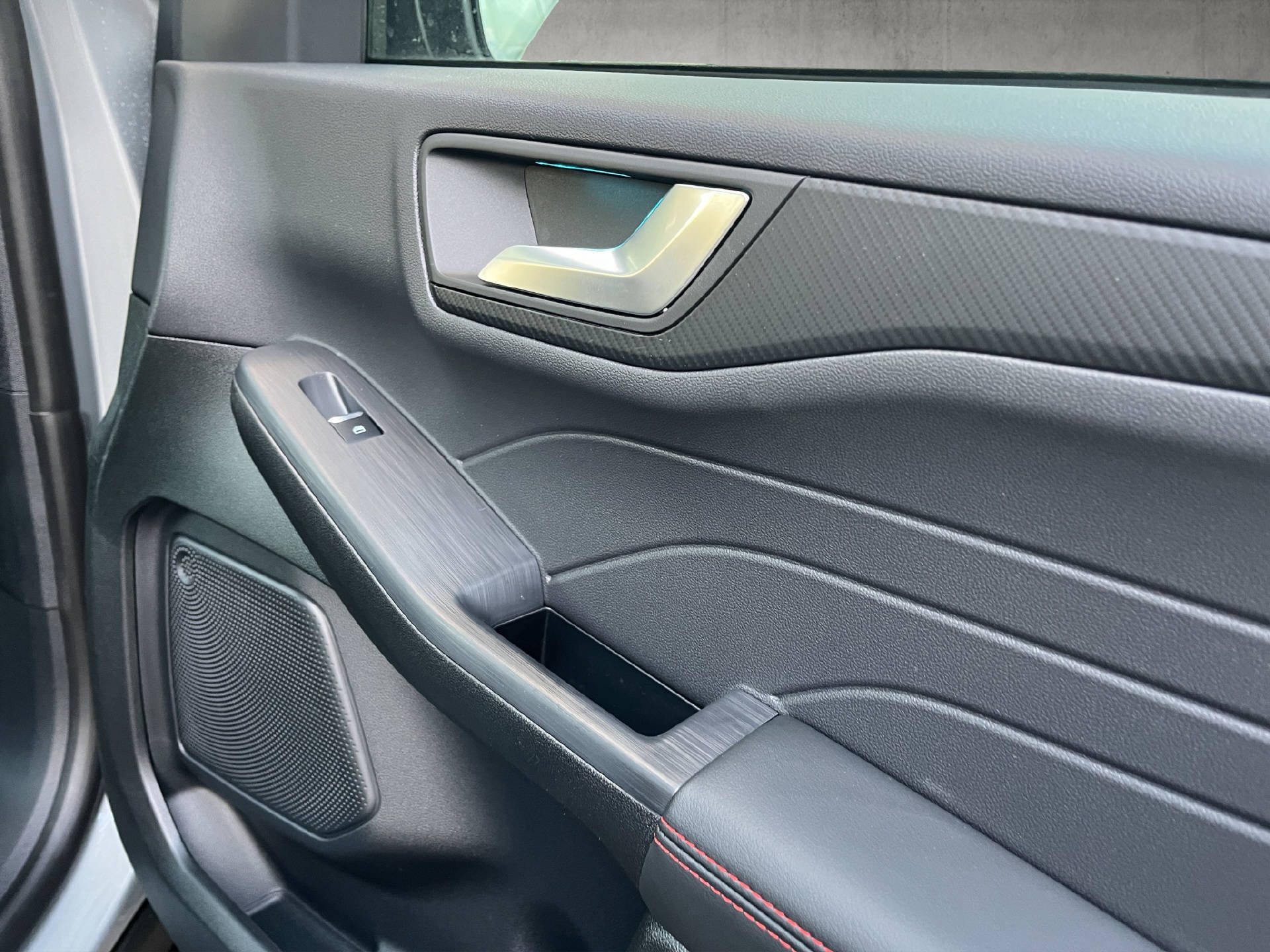 FORD Kuga 2.5 Hybrid ST-Line X 4x4-image-17