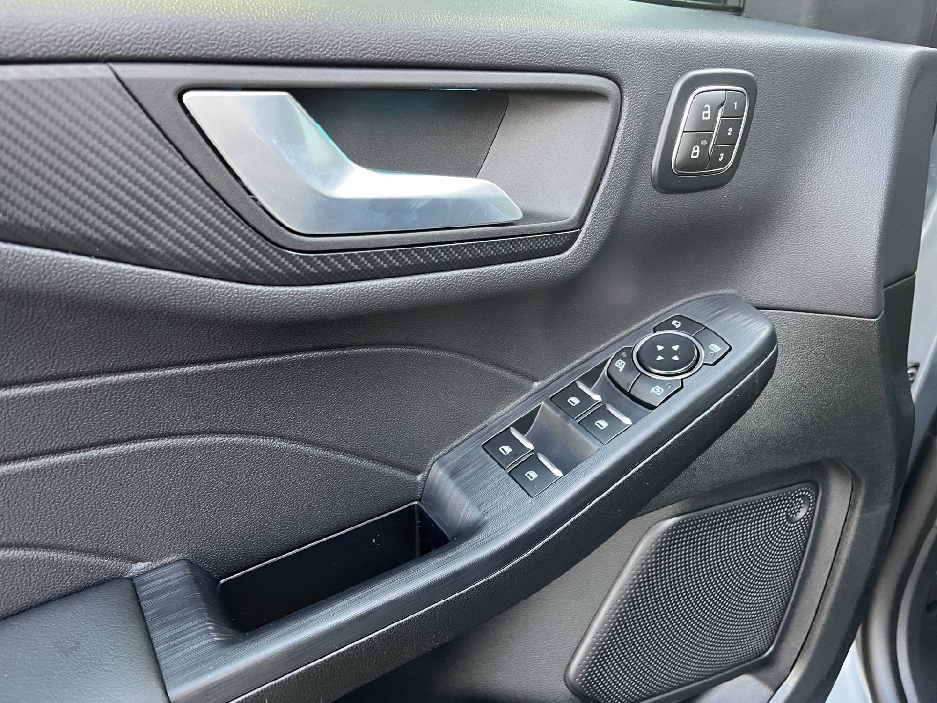 FORD Kuga 2.5 Hybrid ST-Line X 4x4-image-12