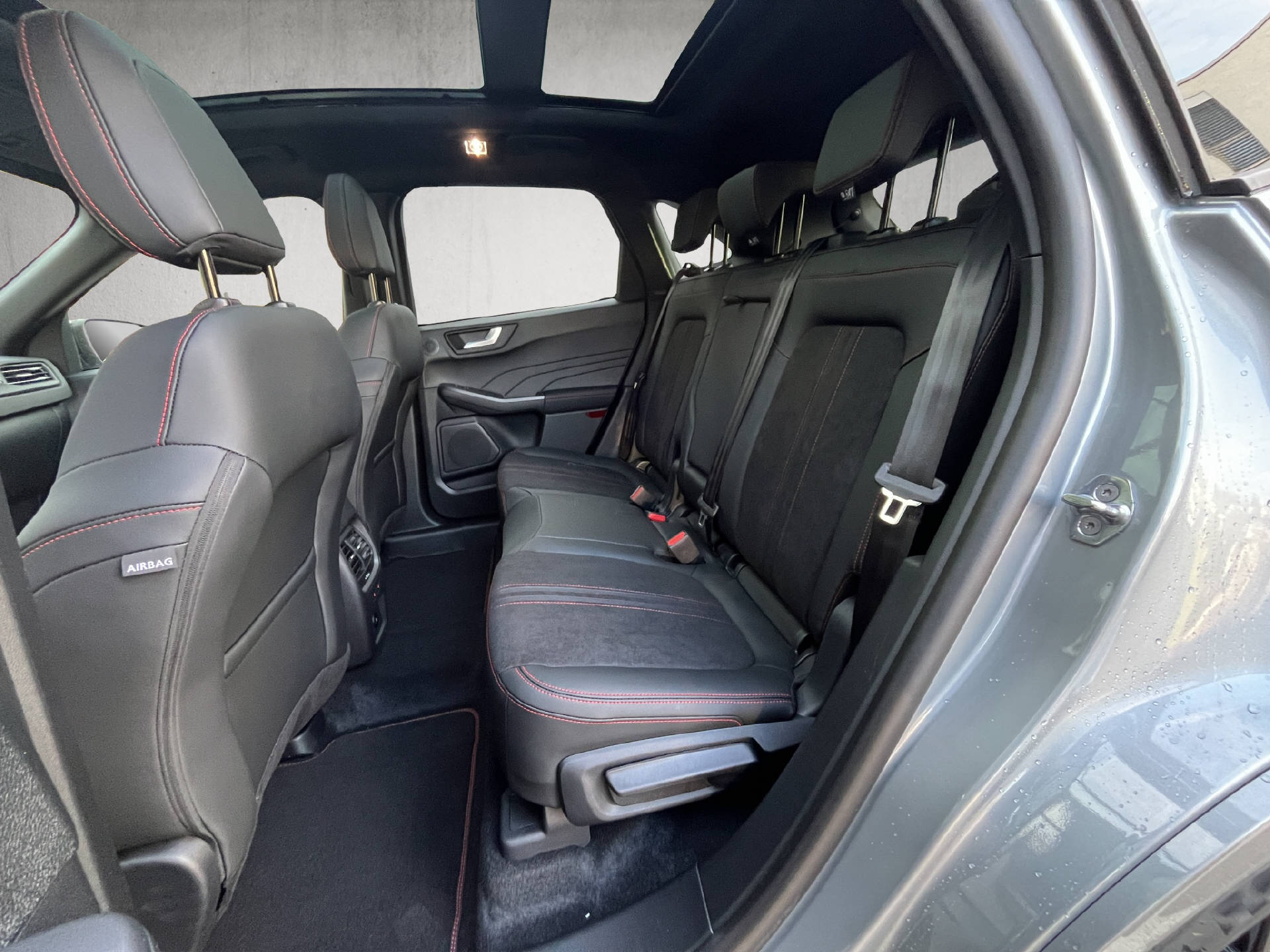 FORD Kuga 2.5 Hybrid ST-Line X 4x4-image-13
