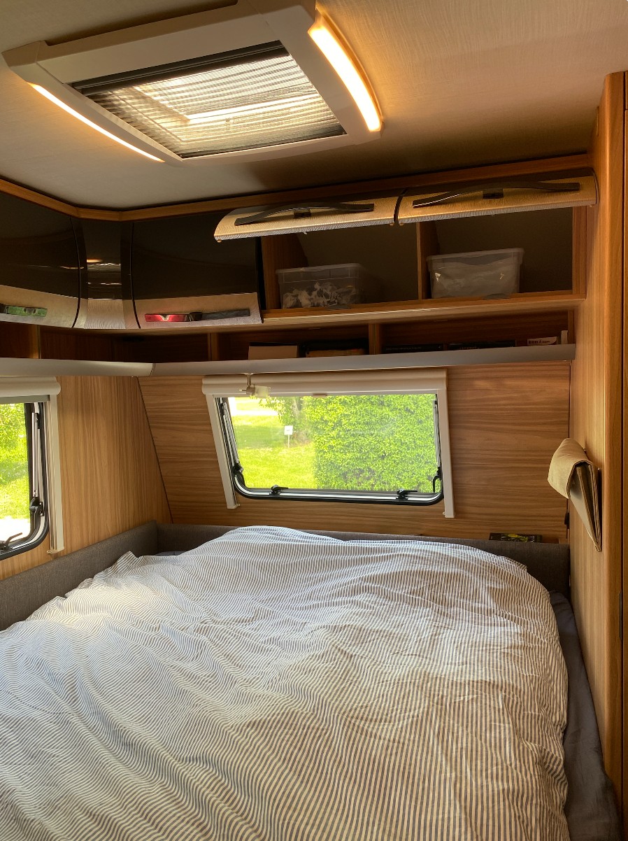 ERIBA Hymer Exciting 560 Family-Wohnwagen, 60 Edition inkl. Thule Rollmarkise + Mehrausstattung-image-5