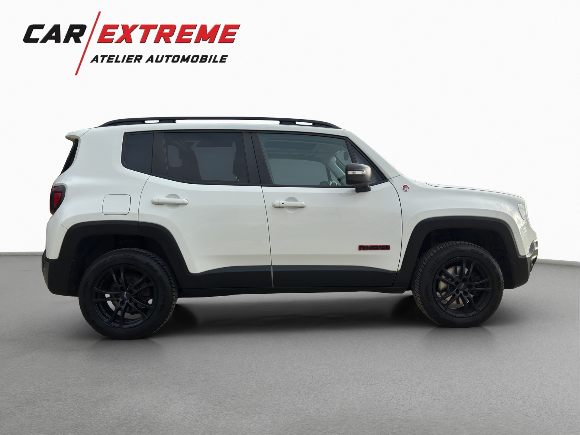 JEEP Renegade 2.0 MJ Trailhawk AWD + Low Range 9ATX-showroom-element-3