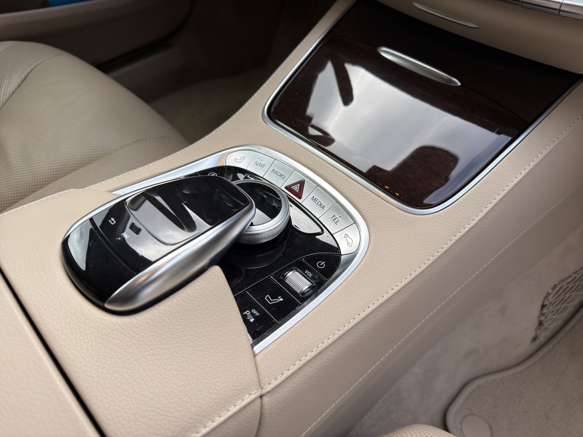 MERCEDES-BENZ S 560 L 4Matic 9G-Tronic-image-23