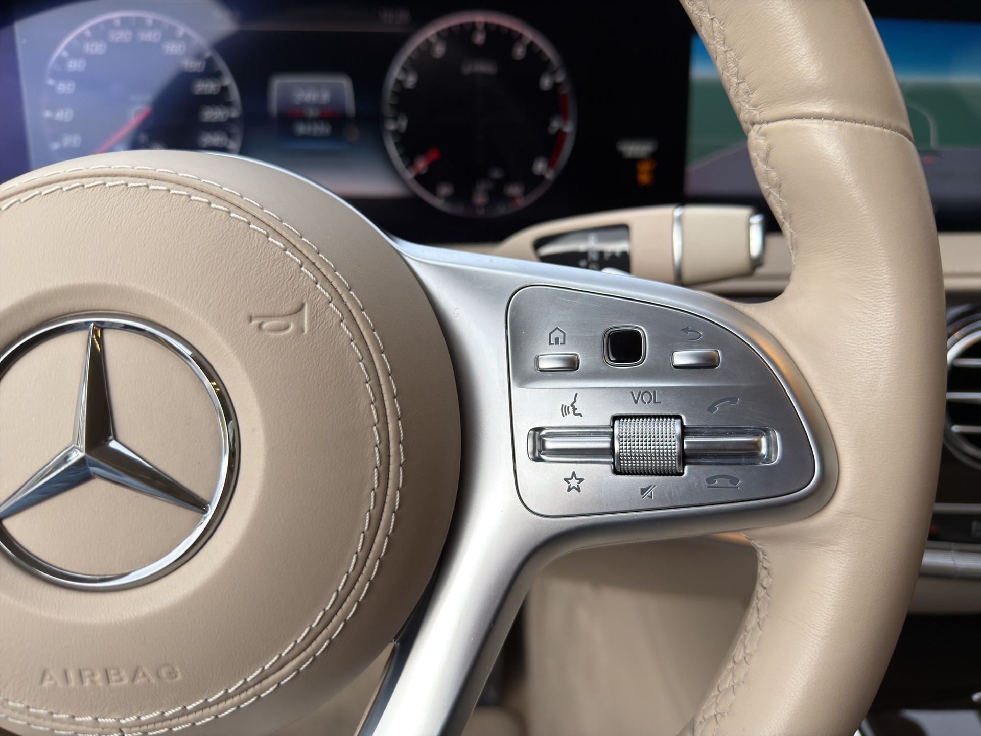 MERCEDES-BENZ S 560 L 4Matic 9G-Tronic-image-16