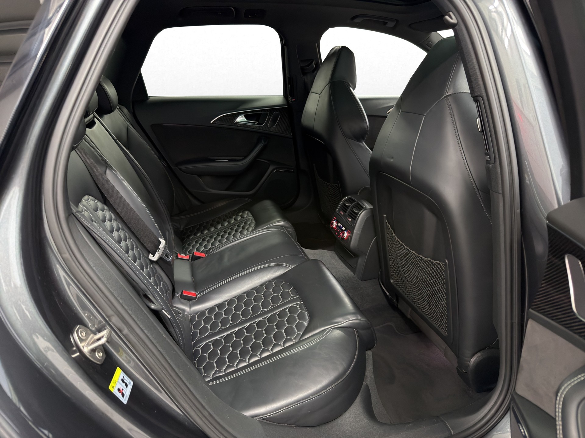 AUDI RS6 Avant 4.0 TFSI V8 performance quattro-image-21
