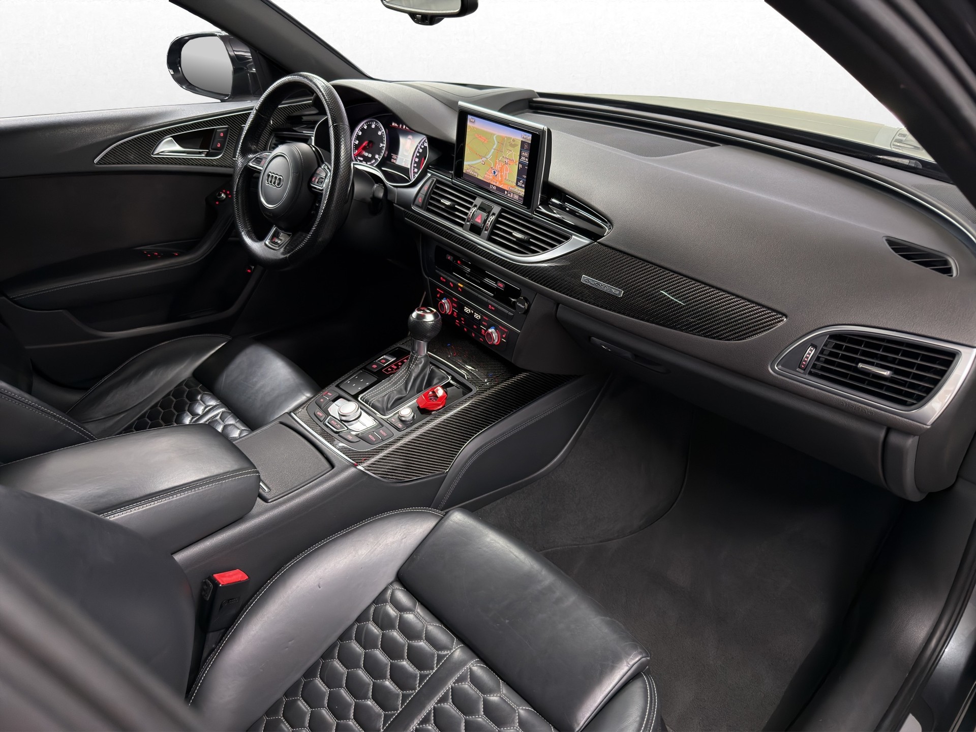 AUDI RS6 Avant 4.0 TFSI V8 performance quattro-image-22