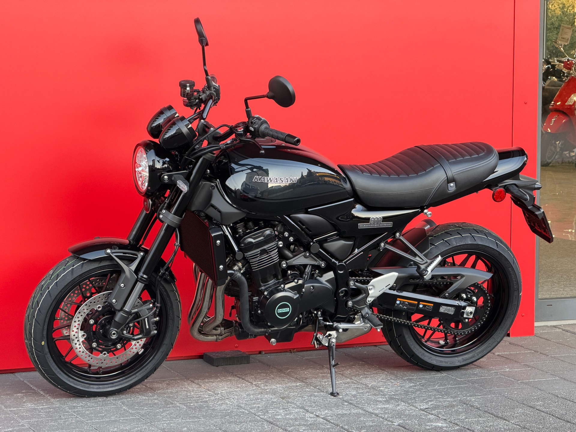 KAWASAKI Z 900 RS (70kW) Black Ball Edition-image-12