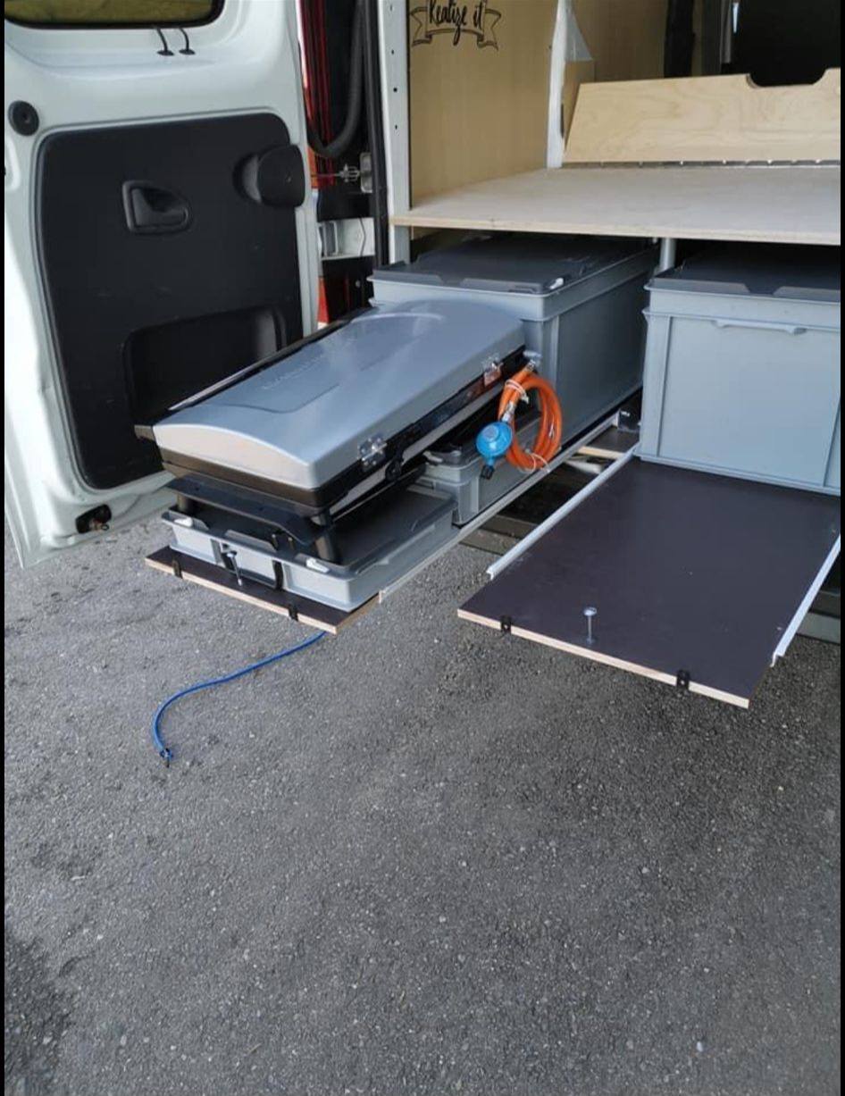 RENAULT TRAFIC-image-5