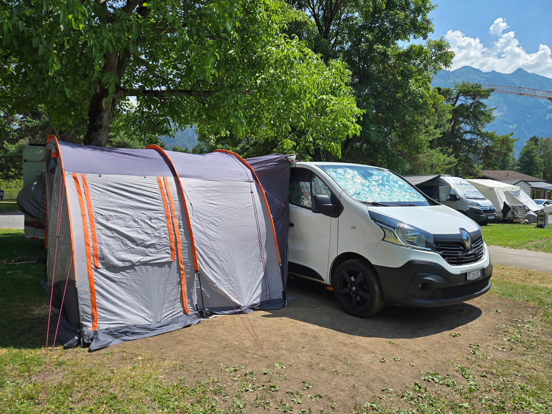 RENAULT TRAFIC-image-8
