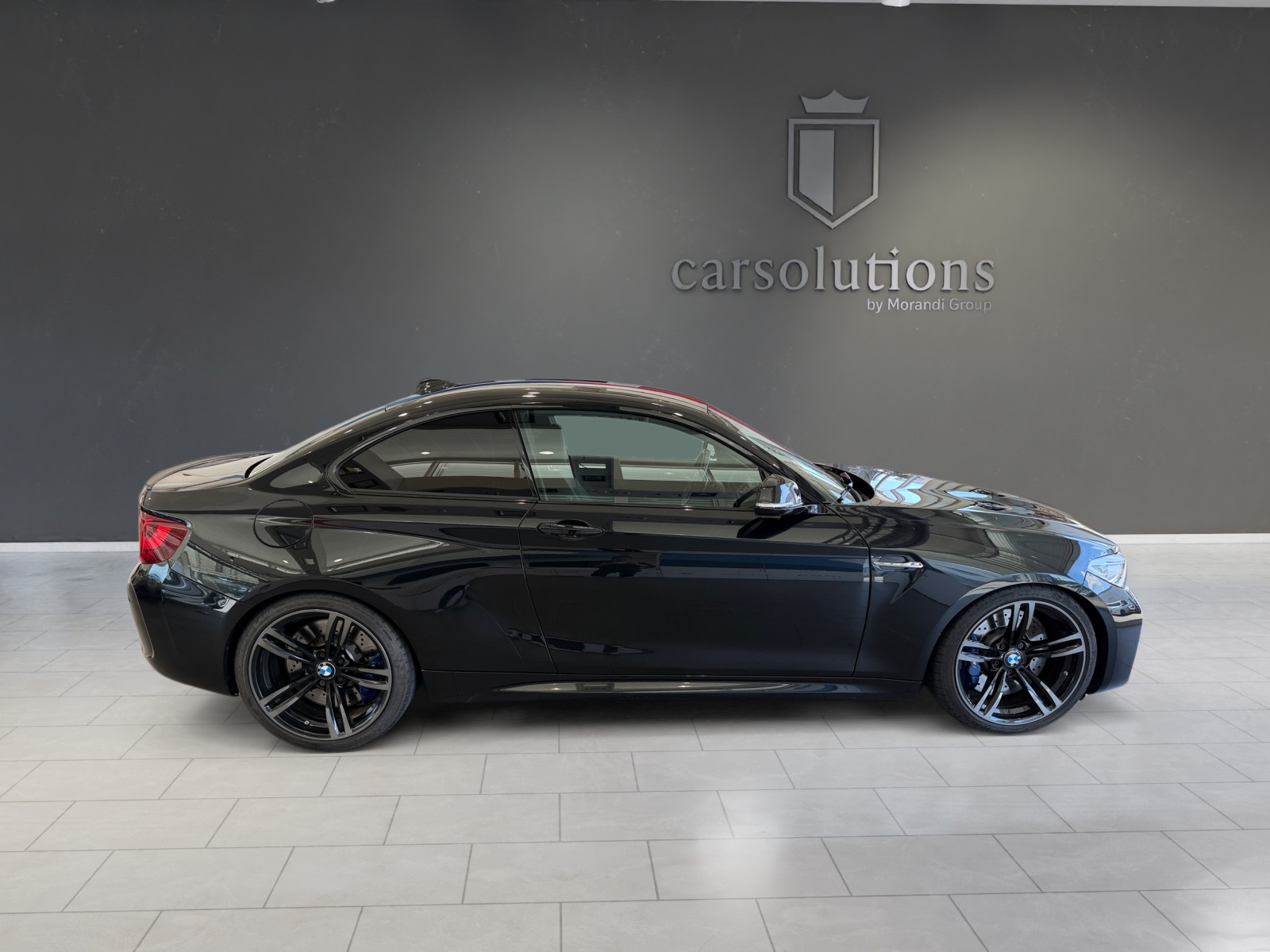 BMW M2 Drivelogic-showroom-element-1