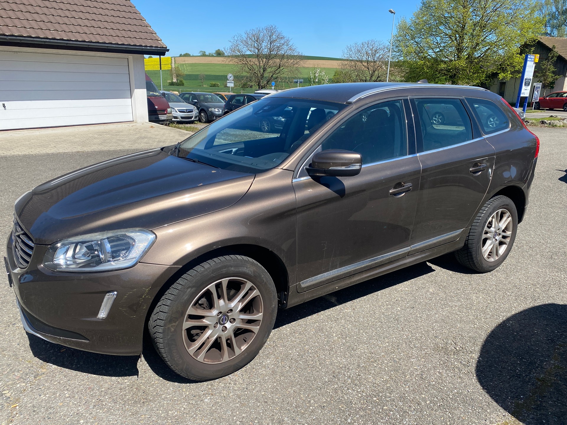 VOLVO XC60 D4 Summum Geartronic-image-1