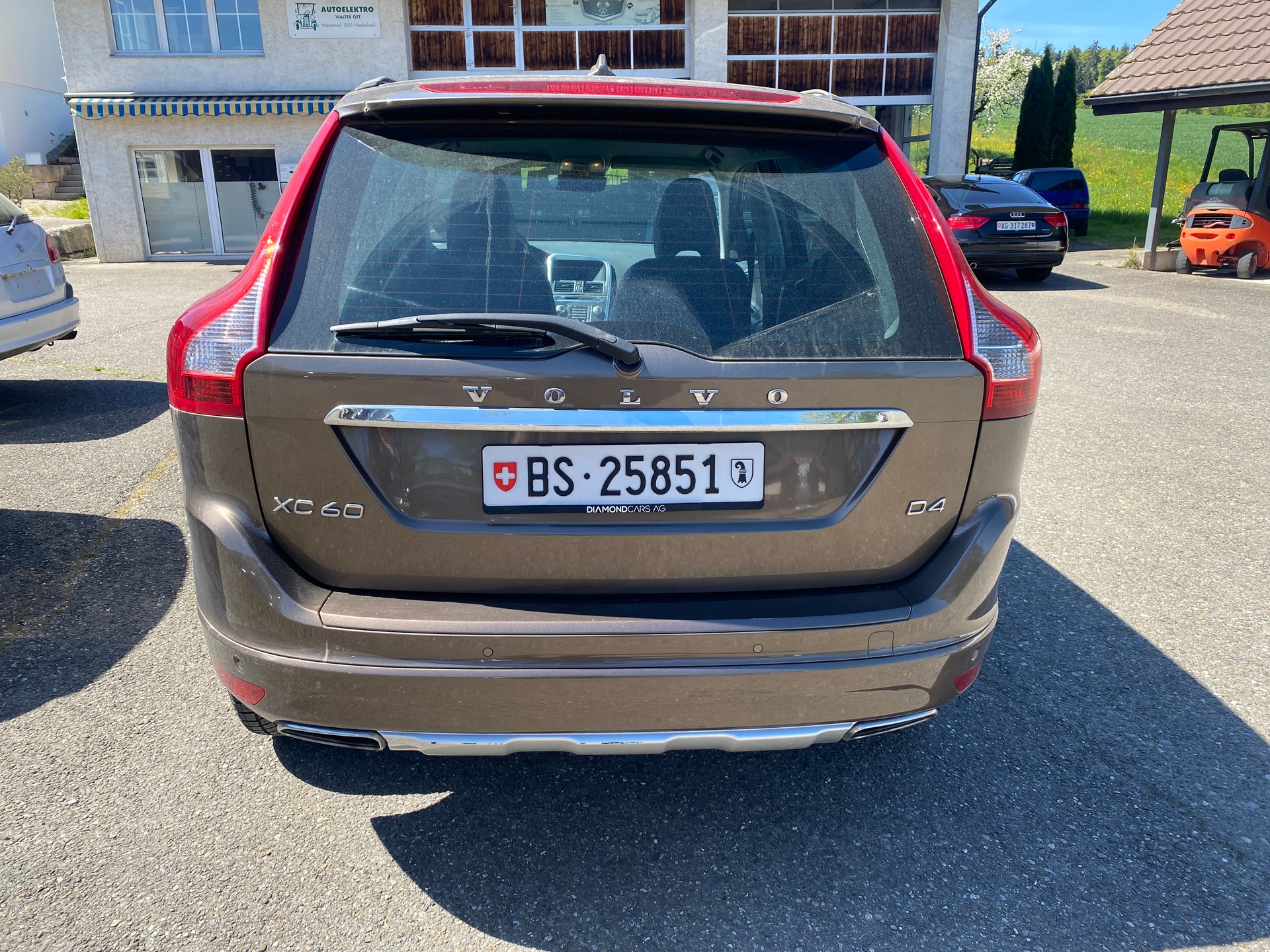 VOLVO XC60 D4 Summum Geartronic-image-3