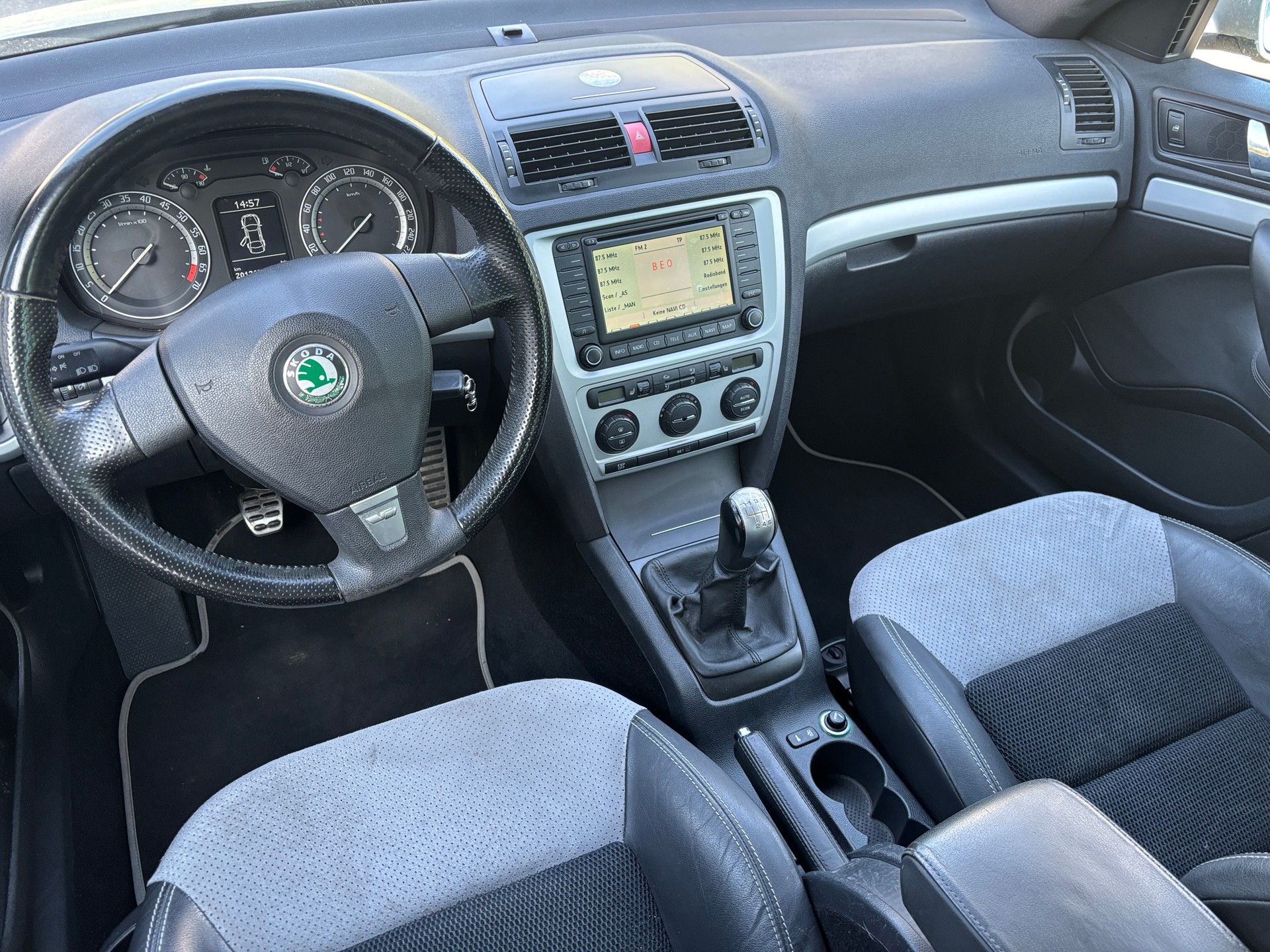 SKODA Octavia 2.0 TFSI RS-image-8