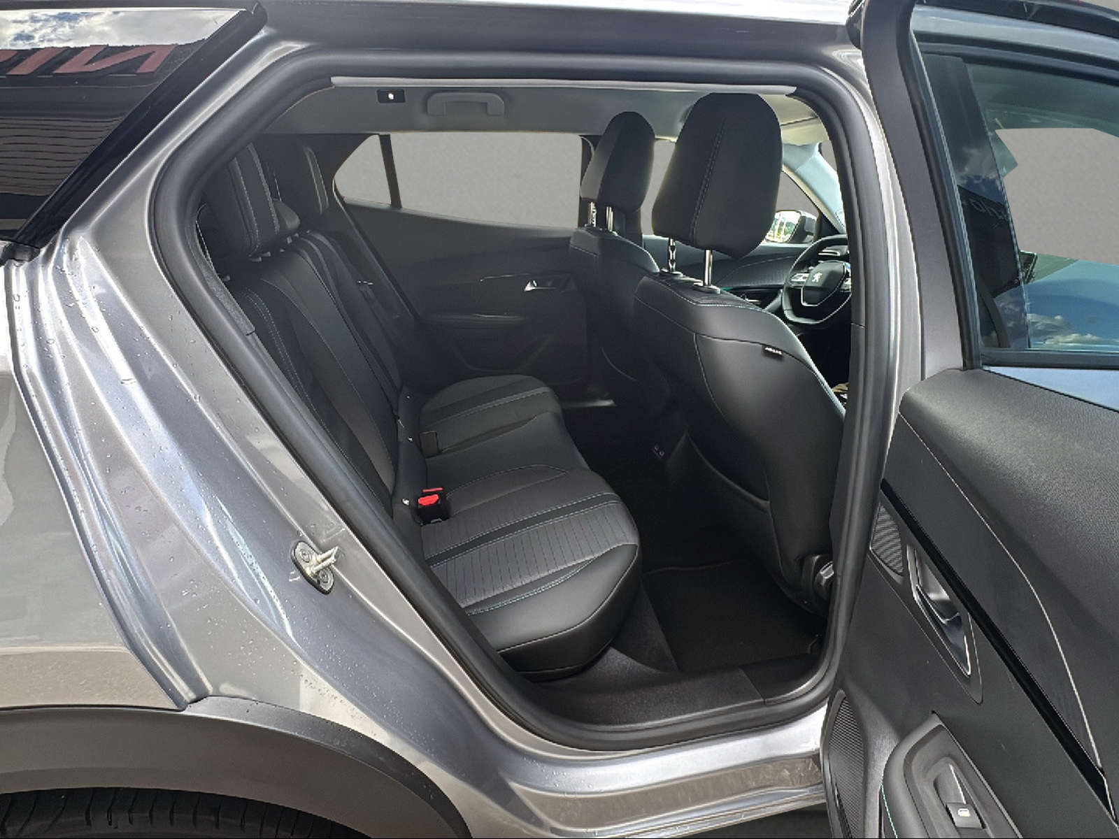 PEUGEOT 2008 e Active Pack-image-13